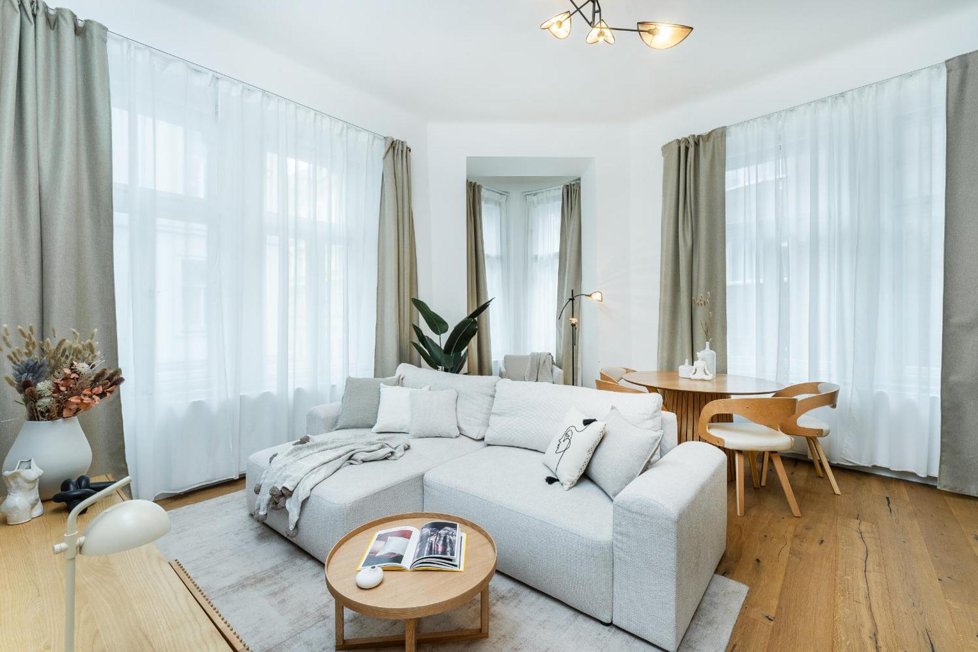 Cozy Wenceslas Square 700m Apartment, Apartament Praga