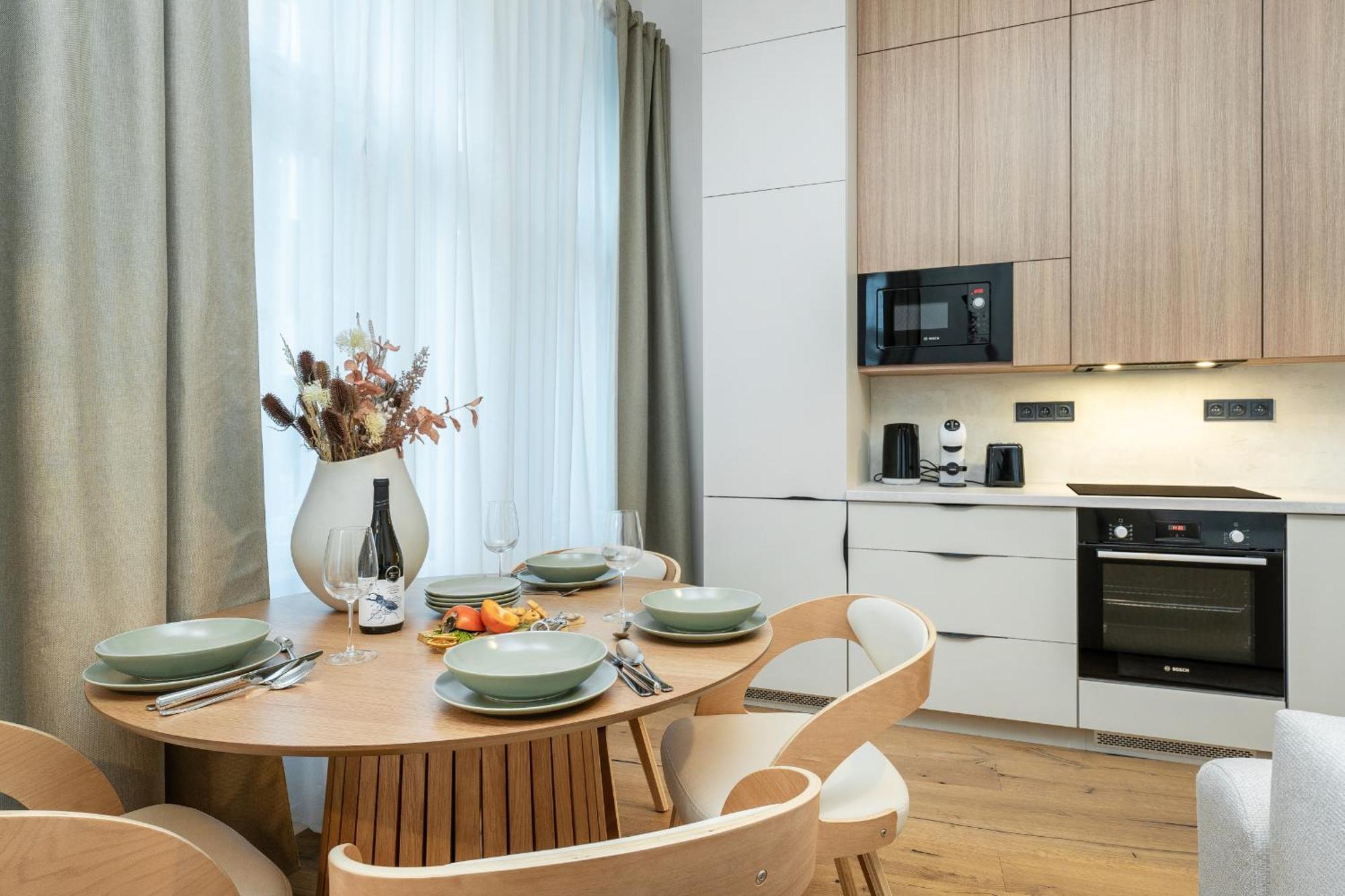 Cozy Wenceslas Square 700m Apartment, Apartament *